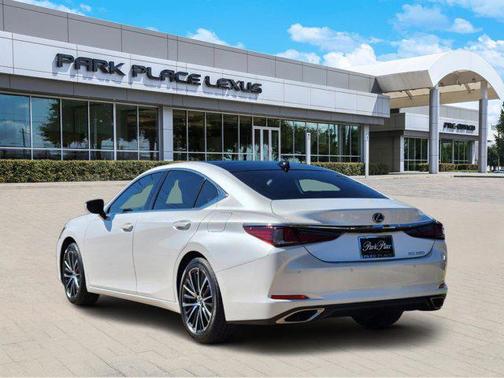 2025 Lexus ES 350 Base