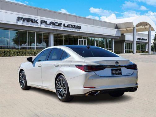 2025 Lexus ES 350 Base