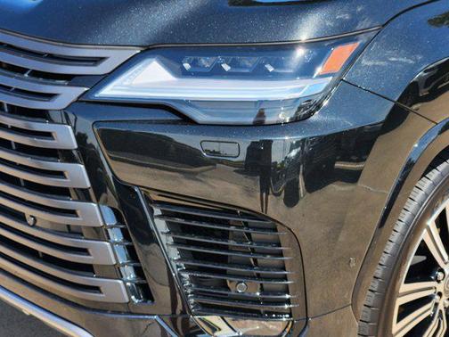 2025 Lexus LX 700h Luxury