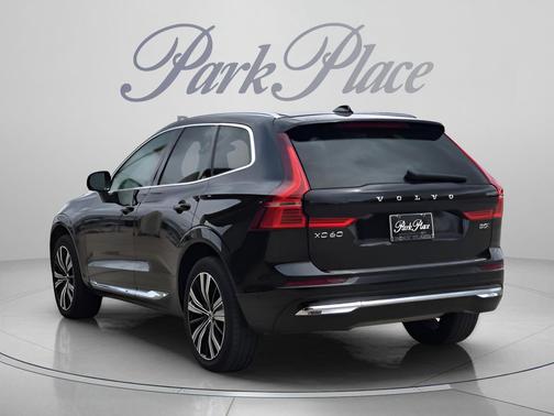Onyx Black Metallic 2023 Volvo XC60 B5 Plus Bright Theme