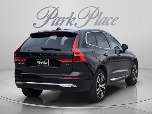 Onyx Black Metallic 2023 Volvo XC60 B5 Plus Bright Theme