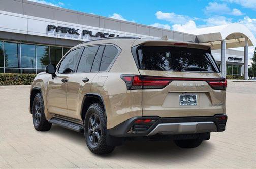2025 Lexus LX 700h Overtrail
