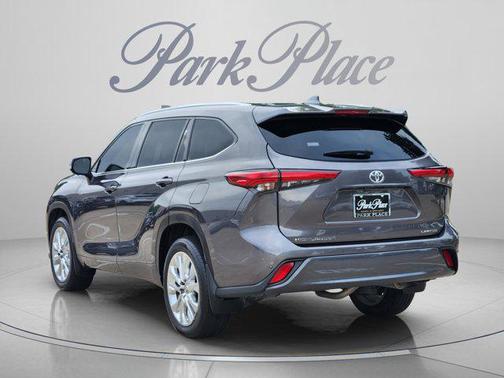 Magnetic Gray Metallic 2023 Toyota Highlander Limited