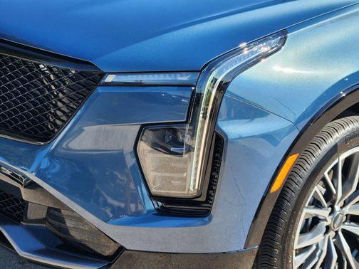2025 Cadillac XT4 Sport