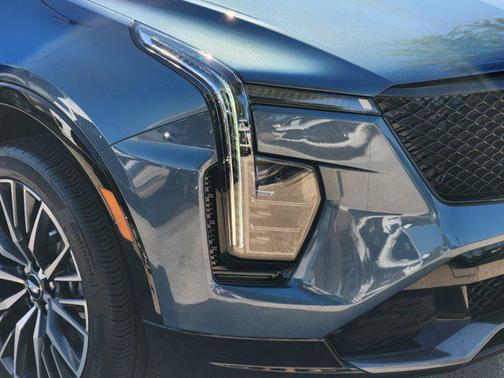 2025 Cadillac XT4 Sport