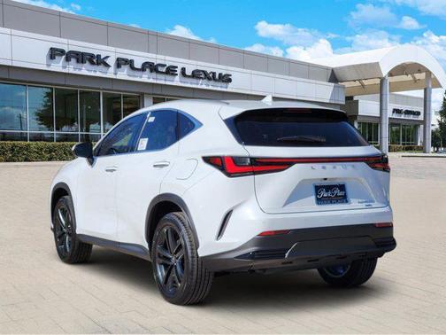 2026 Lexus NX 450h+ Luxury