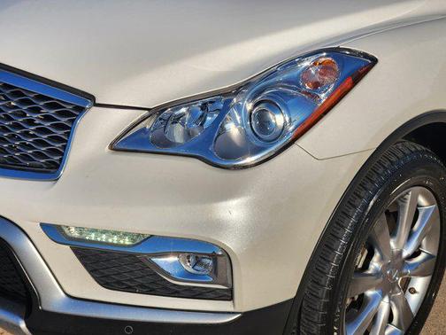 2017 INFINITI QX50 Base
