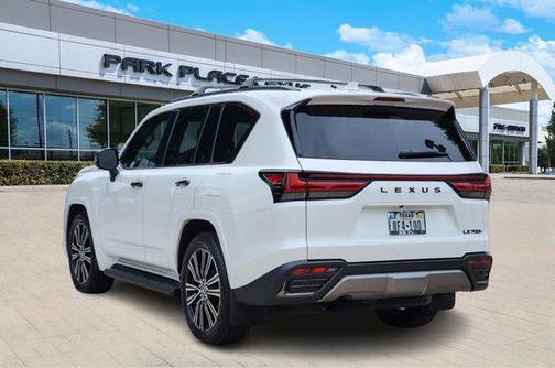 2025 Lexus LX 700h Luxury