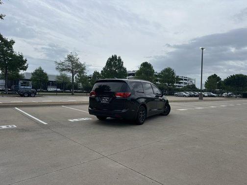 2019 Chrysler Pacifica Touring-L Plus