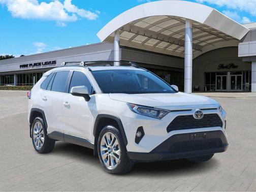 2020 Toyota RAV4 XLE Premium