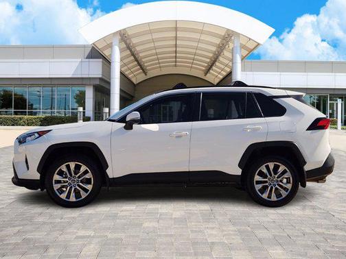 2020 Toyota RAV4 XLE Premium