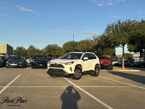 2020 Toyota RAV4 XLE Premium