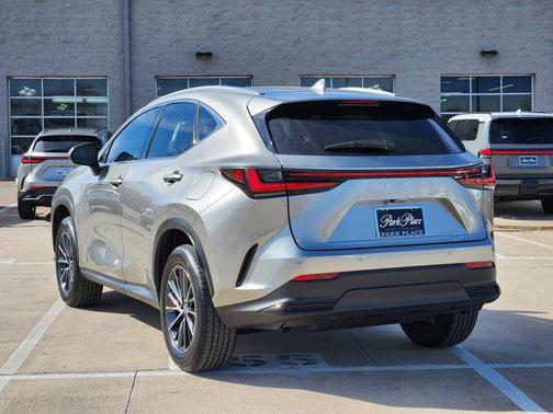 2026 Lexus NX 450h+ Luxury