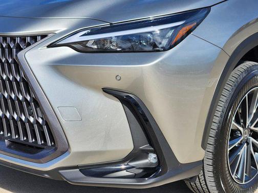 2026 Lexus NX 450h+ Luxury