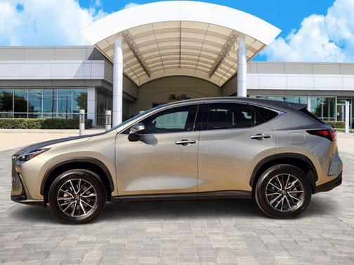2026 Lexus NX 450h+ Luxury