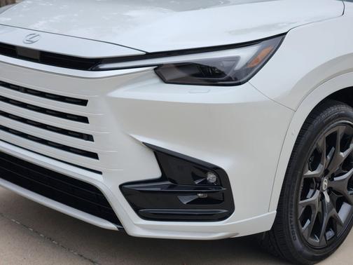 Wind Chill Pearl 2026 Lexus TX 500h