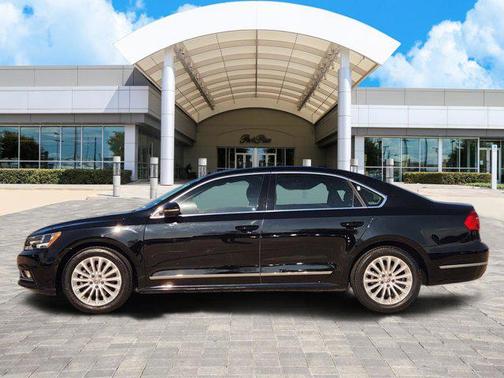 2016 Volkswagen Passat 1.8T SE w/Technology