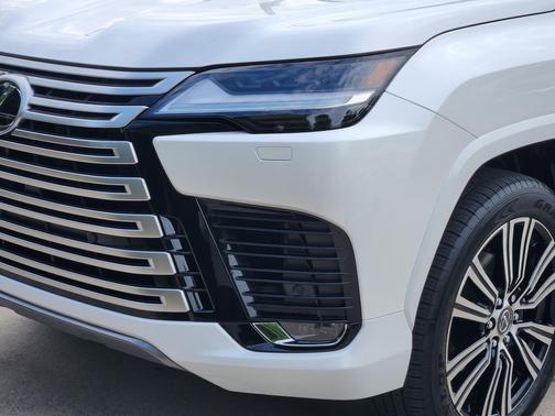 Eminent White Pearl 2026 Lexus LX 600 Luxury