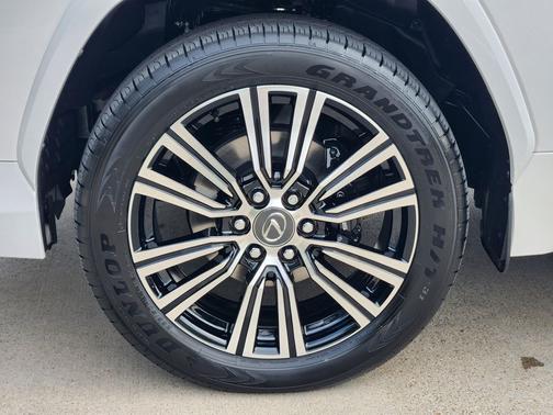 Eminent White Pearl 2026 Lexus LX 600 Luxury