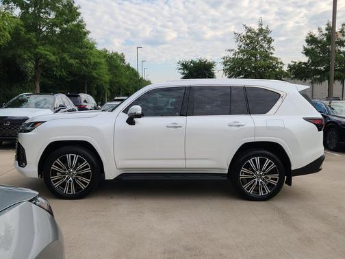 Eminent White Pearl 2026 Lexus LX 600 Luxury