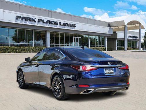 2025 Lexus ES 350 Base