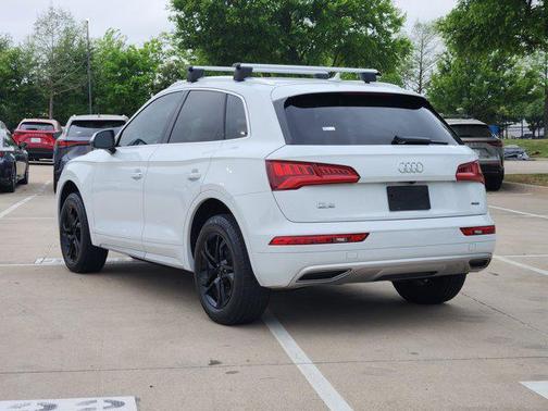 Glacier White Metallic 2019 Audi Q5 2.0T Premium