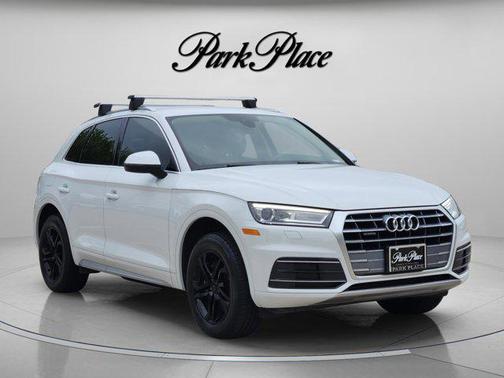Glacier White Metallic 2019 Audi Q5 2.0T Premium