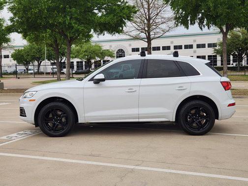 Glacier White Metallic 2019 Audi Q5 2.0T Premium