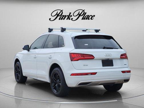 Glacier White Metallic 2019 Audi Q5 2.0T Premium