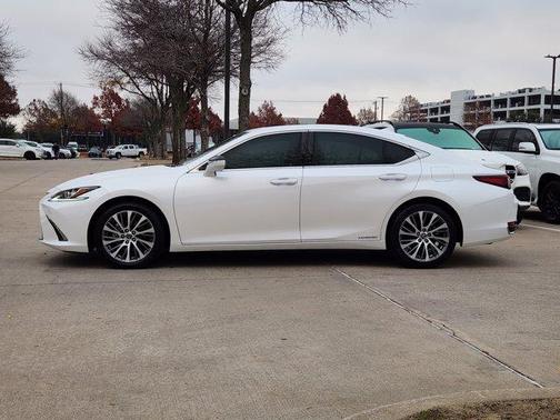 2021 Lexus ES 300h Base