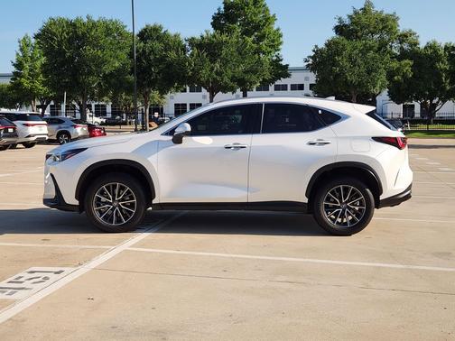 White Pearl 2024 Lexus NX 250 Premium