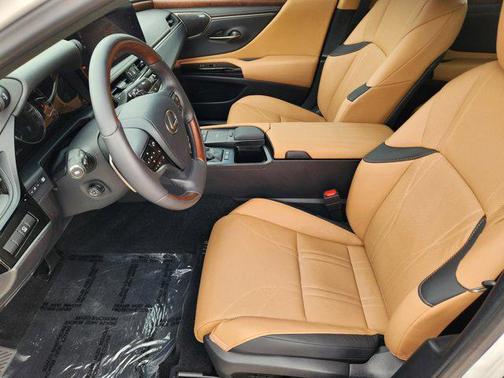 White Pearl 2022 Lexus ES 300h Luxury