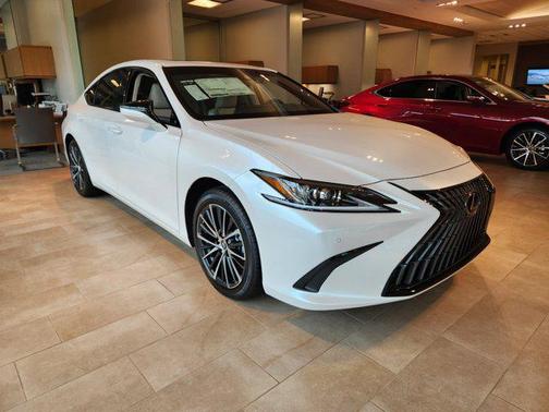 2025 Lexus ES 350 Base
