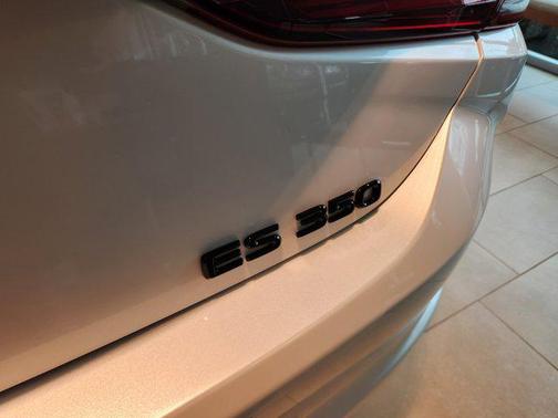 2025 Lexus ES 350 Base