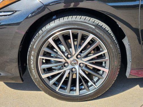 2025 Lexus ES 350 Base