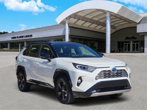 2020 Toyota RAV4 Hybrid SE