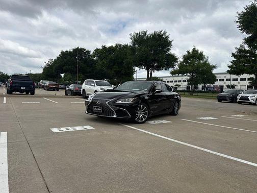 Obsidian 2021 Lexus ES 350 Premium