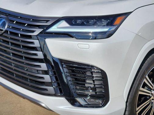 2026 Lexus LX 600 Luxury