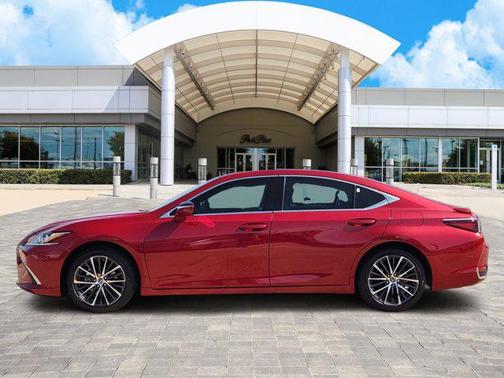 2025 Lexus ES 300h Base