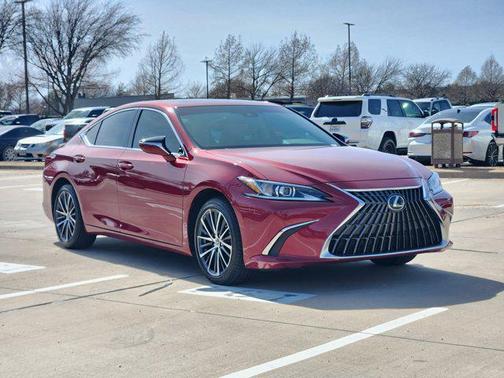 2025 Lexus ES 300h Base