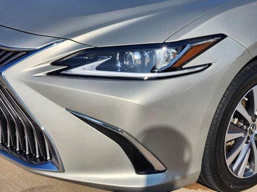 2021 Lexus ES 250 Base