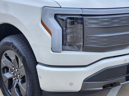 2022 Ford F-150 Lightning LARIAT