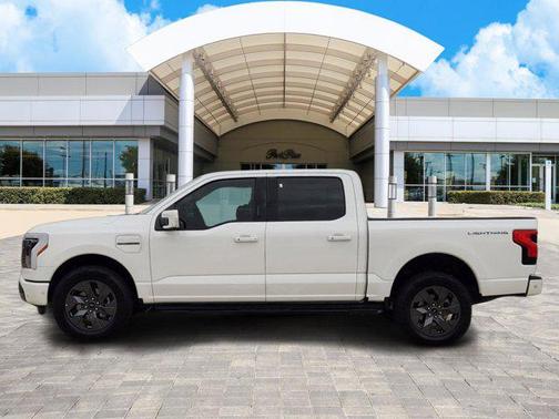 2022 Ford F-150 Lightning LARIAT