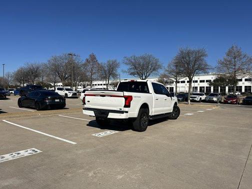 2022 Ford F-150 Lightning LARIAT
