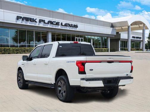 2022 Ford F-150 Lightning LARIAT