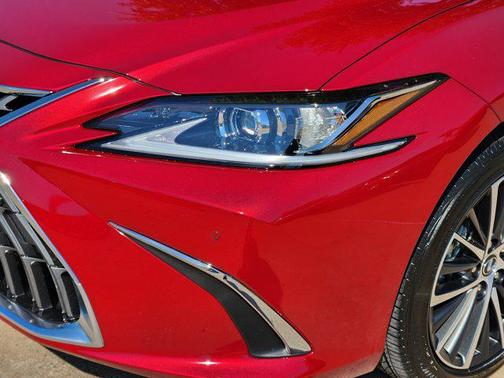 2025 Lexus ES 350 Base
