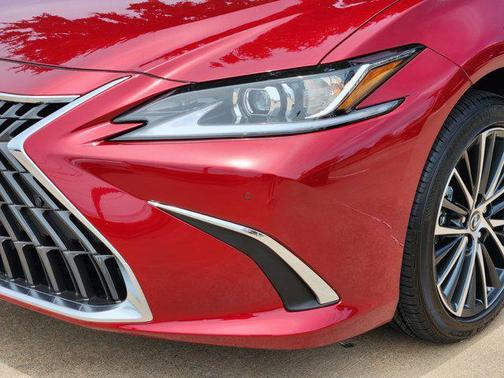 2025 Lexus ES 300h Base