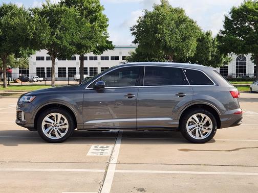 Gray Metallic 2021 Audi Q7 45 Premium