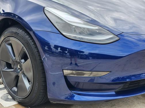 Deep Blue Metallic 2022 Tesla Model 3 Long Range