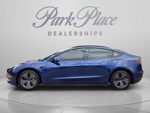 Deep Blue Metallic 2022 Tesla Model 3 Long Range